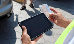 «Унаа» мекемеси транспорт каражатын каттоо алдында кароо жүргүзүп, унааларды сүрөткө тарта баштады