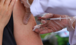 Коронавируска каршы вакцина 735 621 адам алды 