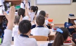 Өзүн жаман сезгендер окууга келбей, үйдө болгону туура