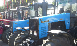 Кыргызстанда лизингге айыл-чарба техникалары берилүүдө 