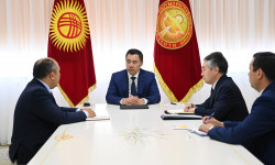 Президент Садыр Жапаров элчи Муктар Джумалиевди кабыл алды 