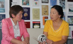 Түз эфирдеги жолугушуу: Калемгер Айсулуу Көкөева (аудио)