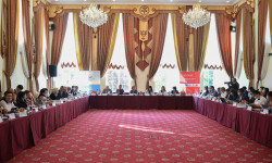 Бишкекте үй-бүлөлүк зомбулукка каршы мыйзамды өркүндөтүү маселеси талкууланды