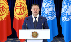 Садыр Жапаров: Кыргызстан демократиялык жолдон кайтпайт. Бул биздин эркиндикти сүйгөн элибиздин талабы