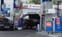 Акыркы кезде айдоочулар арасында май куюучу жайлардын тейлөөсүнө нааразы болгондор көбөйдү