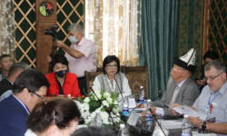 Кыргызстанда Дүйнө эпосторунун эл аралык VI фестивалы өтүүдө