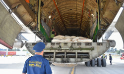 Президент Садыр Жапаровдун тапшырмасы менен Афганистандын калкына гуманитардык жардам жеткирилди