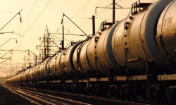 Кыргызстан - Россия: Москвада мунай заттарын ташуу тууралуу протоколго кол коюлду