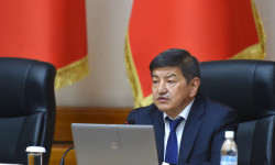 РФ президентинин администрациясынын жетекчиси Акылбек Жапаровду жогорку кызматка дайндалышы менен куттуктады