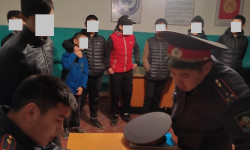 Кара-Көл шаарында коомдук жайларда жүргөн өспүрүмдөрдү аныктоого багытталган түнкү рейд өттү