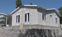 Баткен районунда чек ара жаңжалынан жабыркаган 40 үйдүн курулушу аяктоо алдында турат    