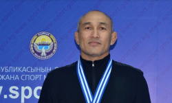 Чынарбек Изабеков дүйнөнүн үч жолку чемпиону болду    