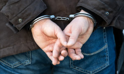 Баткенде баңгизат менен тажик жараны кармалды