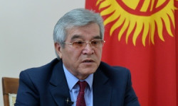 «Кыргыз Туусу» өкмөттүк гезитине Мамлекеттик катчы Сүйүнбек Касмамбетовдун маеги жарыяланды