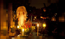 Мексикадагы маркумдар күнүндө коронавирустан каза болгондор эскерилди 