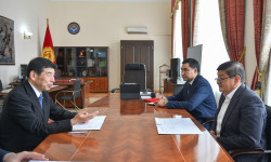 Акылбек Жапаров жана Дүйнөлүк бажы уюмунун баш катчысы Кунио Микурия бажыны санариптештирүүнү талкуулашты