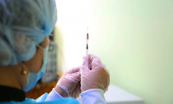 Республикалык штабда COVID-19га каршы вакцинациялоонун жүрүшү талкууланды