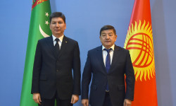 Акылбек Жапаров жана Чары Гылыджов кыргыз-түркмөн кызматташтыгынын маселелерин талкуулады