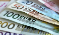 Евро менен алтындын баасы дем алыш күндөрү жогорулады 