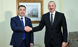 Президент Садыр Жапаров Азербайжан Президенти Ильхам Алиев менен жолугушту