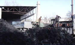 Акылбек Жапаров көмүр баасын көзөмөлдөгөн мобилдик топ түзүүнү тапшырды