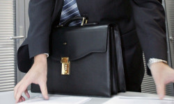 Министрлик жана ведомстволордун статс-катчылары ээлеген кызматынан бошотулду (тизме)