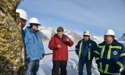 Акылбек Жапаров Ысык-Көл облусуна болгон жумуш сапарынын алкагында «Кумтөр» ишканасына барды