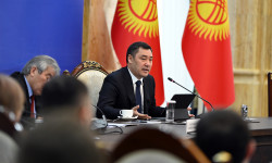 Ишкерлер кеңешинин жыйынында жер тилкелерин трансформациялоо маселеси көтөрүлдү 