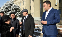 Президент Бишкектин “Жер - ынтымак” конушунун тургундары менен жолугушту 