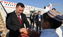 Президент Садыр Жапаров Ашхабадга келди