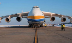 Кыргызстанга дүйнөдөгү эң ири "Кыял" учагы конду    