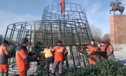 Борбор калаа жаңы жылга карата жаңыча жасалгаланат