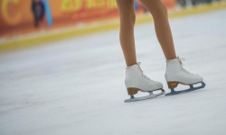 Борбор калаада көркөм муз тебүү боюнча мелдеш башталат  