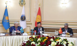 Мамлекеттик катчы Сүйүнбек Касмамбетов «Казак-Кыргыз-Алаштан» илимий-практикалык конференциясына катышты