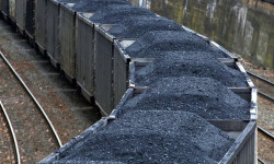 Арзан көмүр "Кара-Кече" кенинен Бишкекке вагон менен ташылып келе баштады