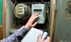 Аз камсыз болгон жарандар үчүн  электр энергиясына тарифтер төмөндөдү. Президенттин жарлыгы