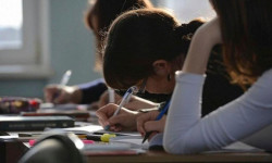 Студентти колдоо - келечекке кам көрүү