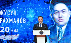 Жапаров: Элим деп кара башын канжыгага байлаган Жусуп Абдрахманов бүгүнкү эгемендүүлүгүбүздүн пайдубалын түптөдү