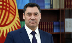 22-декабрь - Кыргыз Республикасынын Энергетиктер күнү. Кесип ээлерин майрамы менен президент Садыр Жапаров куттуктады