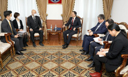 Руслан Казакбаев JICA кеңсесинин Кыргызстандагы жаңы жетекчисин кабыл алды