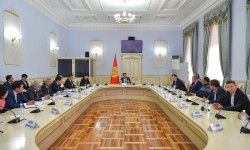 Министрлер Кабинетинде агроөнөржай комплексинин кластердик механизмин өнүктүрүү долбоору каралды