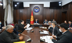 Зайым алуучулардын арыздарын иликтөө боюнча ведомстволор аралык комиссиянын биринчи кеңешмеси өттү