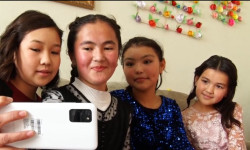 Мамлекет башчысынын белектери Оштогу балдарга да жетти