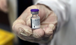 Өзбекстанда балдарды эмдөө үчүн Pfizer вакцинасынын 600 миңден ашык дозасы колдонулду