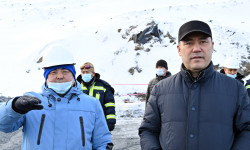 Президент Садыр Жапаров Кумтөр кенине барды