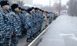 Милиция кызматкерлери коомдук коопсуздукту камсыздоону улантышууда