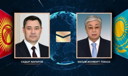 Президент Садыр Жапаров Казакстандын президенти Касым-Жомарт Токаевге көңүл айтты