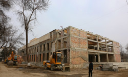 Ош шаарындагы Бабур театрында оңдоп-түзөө иштери үзгүлтүксүз жүрүүдө