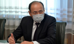 Алымкадыр Бейшеналиев: Учурда “омикрон” менен жаштардын көбү ооруп жатат 