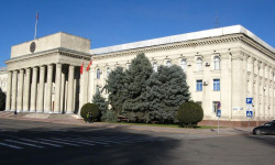 Министрлер Кабинетинин 100 күнү: Аймактык саламаттык сактоо уюмдарына 11 унаа сатылып алынды